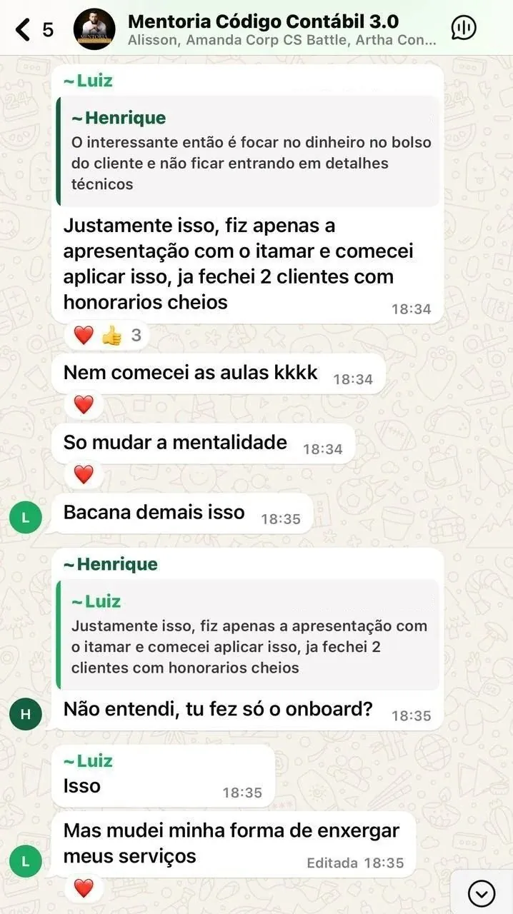Print do grupo da mentoria: mentorado relata dois clientes fechados com honorários cheios.